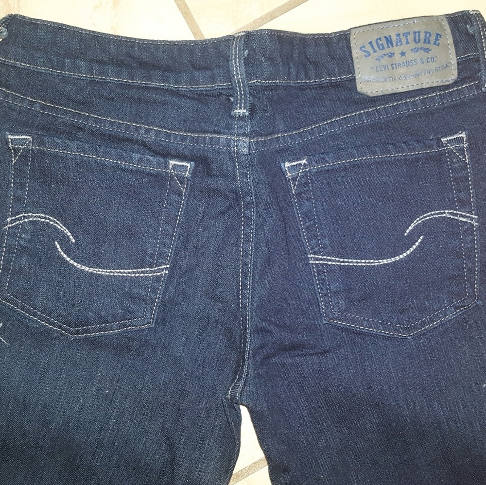 Levis Signature Low Slim dark jeans, Never worn!